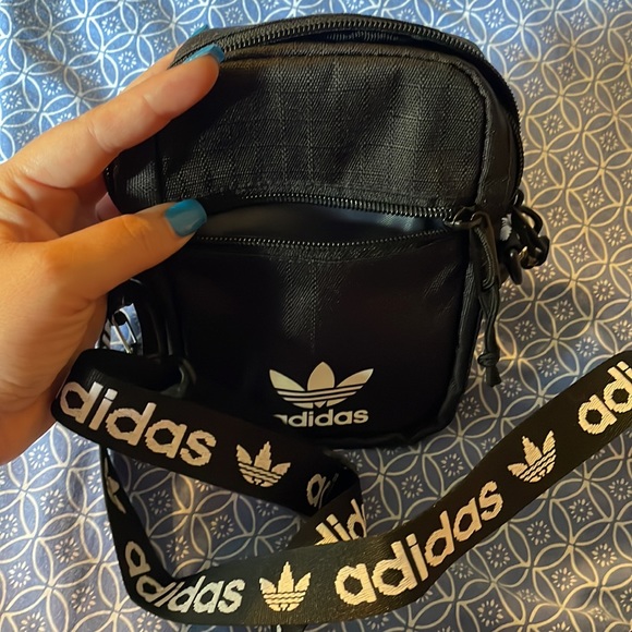 NWOT ADIDAS crossbody festival bag - Picture 4 of 4
